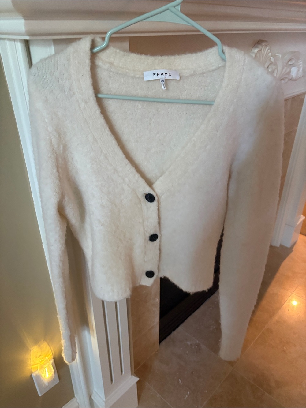 FRAME
Cream V-Neck Fuzzy Button Cardigan